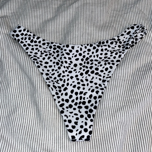 Zaful cheeky bikini bottom Small - Picture 2 of 3